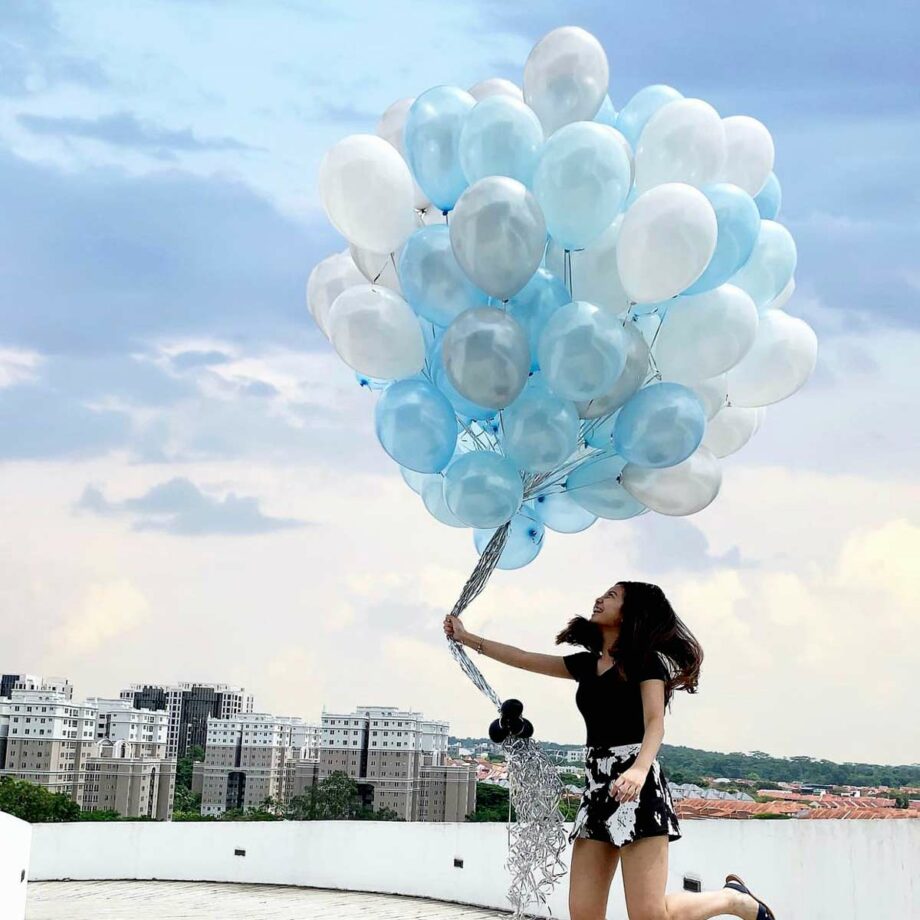Individual Helium Inflated Balloons - Pearl/Metallic 12 inch latex balloons