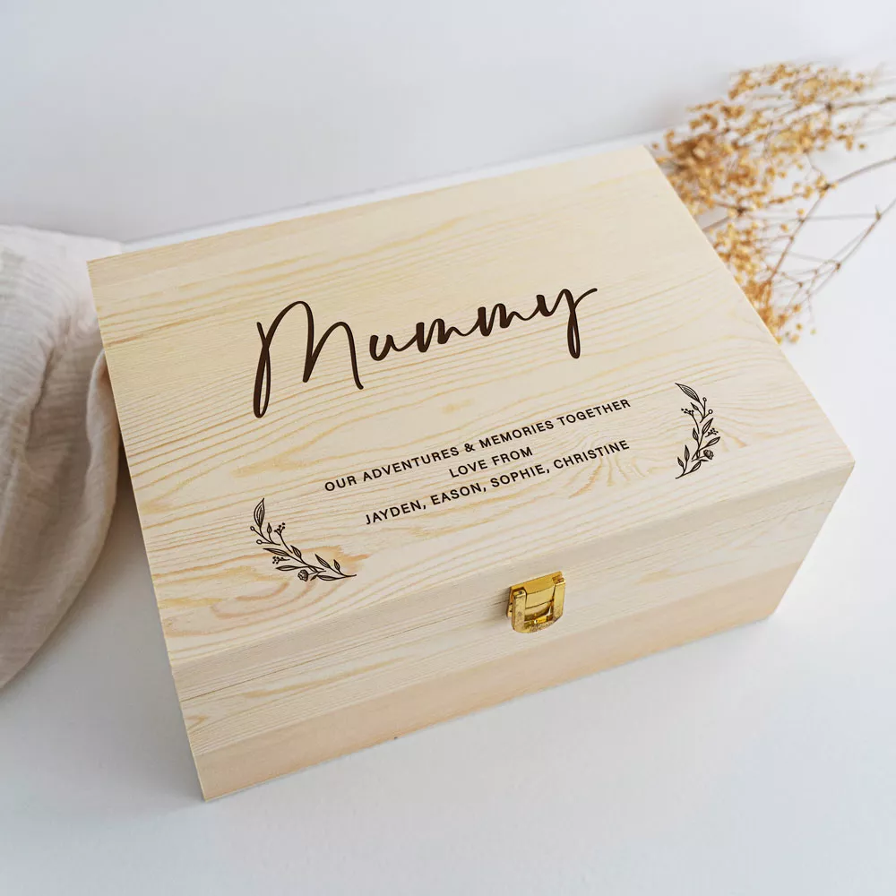 Mother's Day Wooden Keepsake Box - Custom Name Calligraphy Font Design