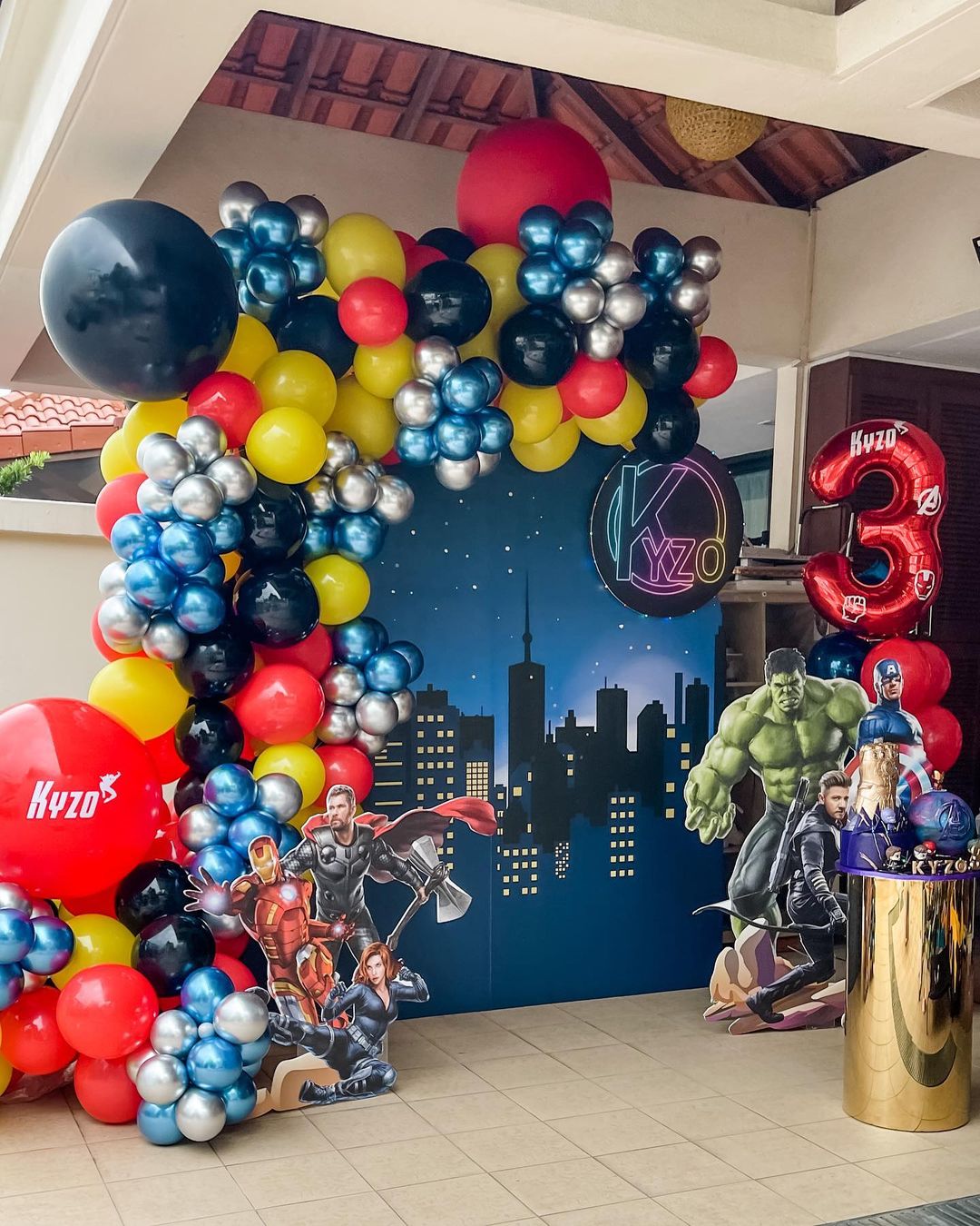 50 DIY Balloon Decorating Ideas • Cool Crafts