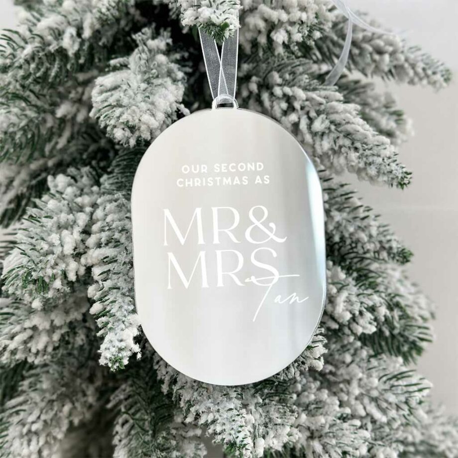 Mirror Silver Lasercut Mr & Mrs Design-Oval Ornament